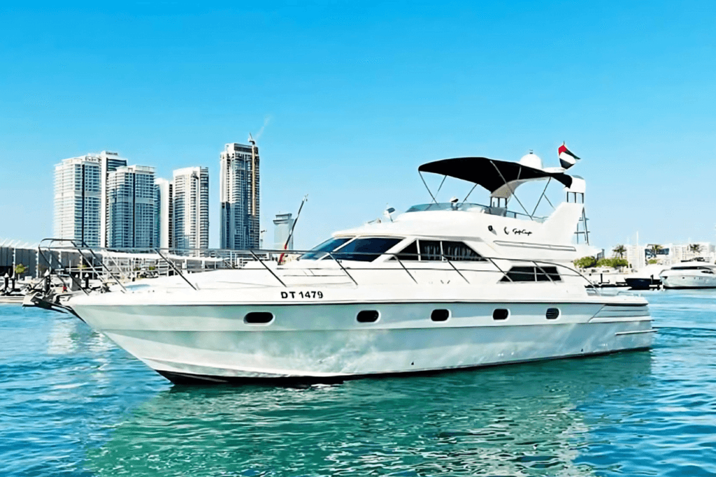 Book moon island trip package at luxury yacht in dubai