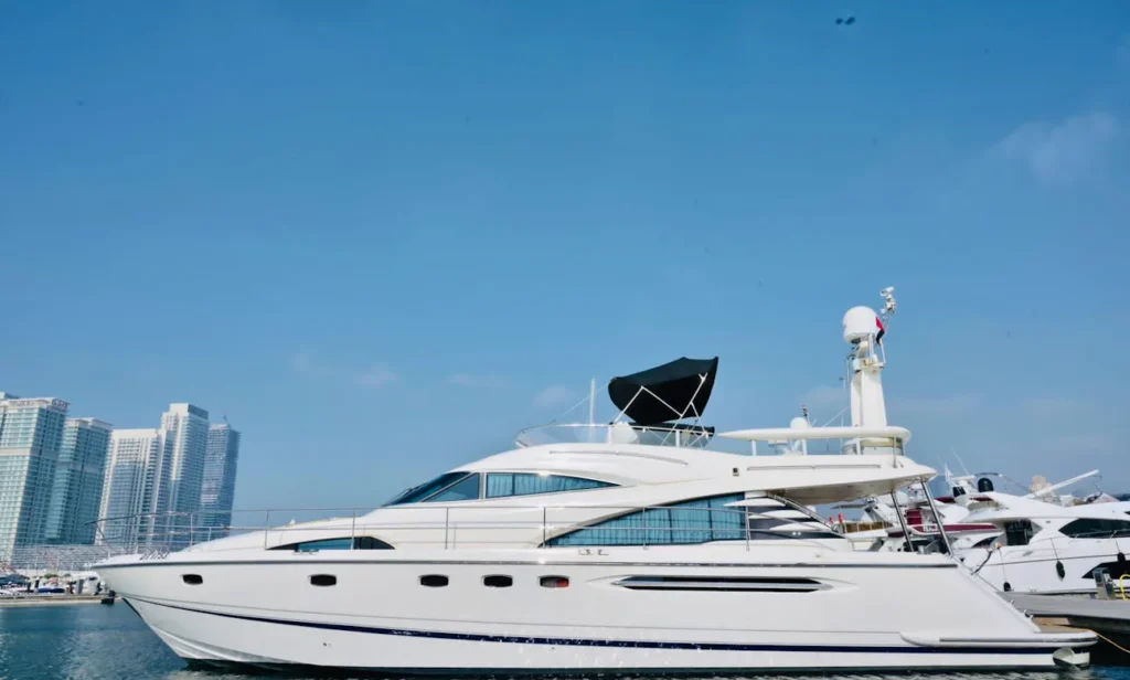 Luxury Vip Yacht Rentals in Dubai Book 64ft cruiser yacht in dubai