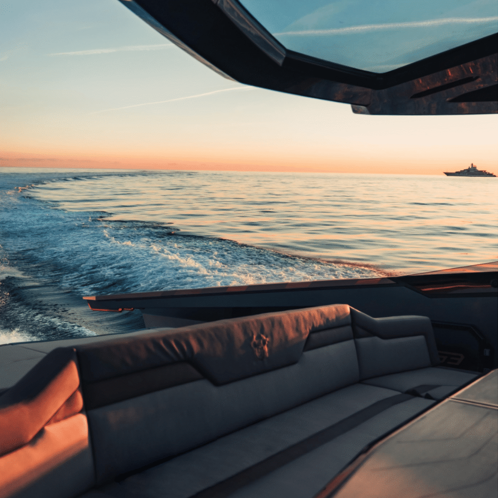 Book Luxury Yacht rental in dubai
