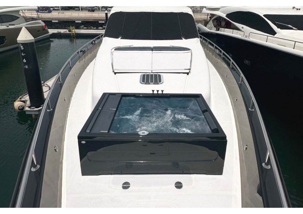 Book Luxury Yacht rental in dubai