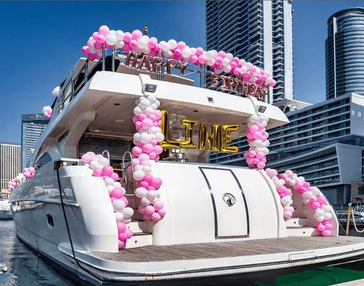 Baby shower yacht decoration Dubai with pink and blue theme