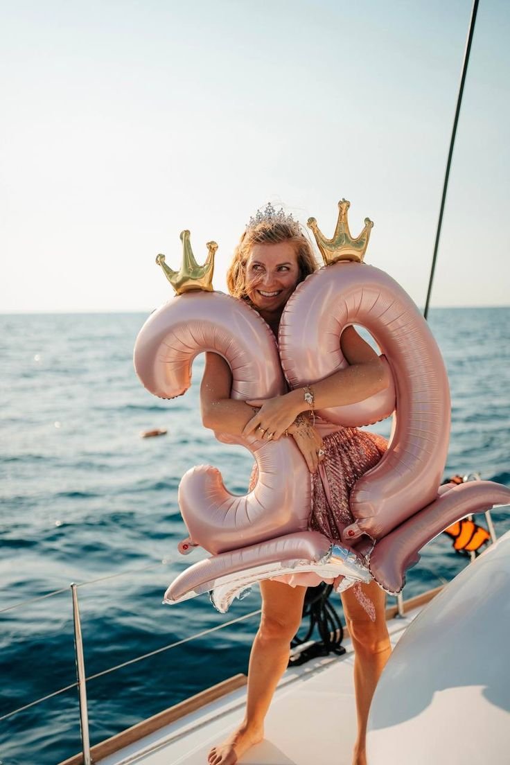 Romantic birthday yacht cruise Dubai
