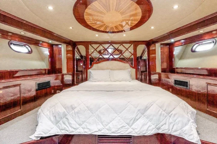 80ft Duretti Yacht image 3