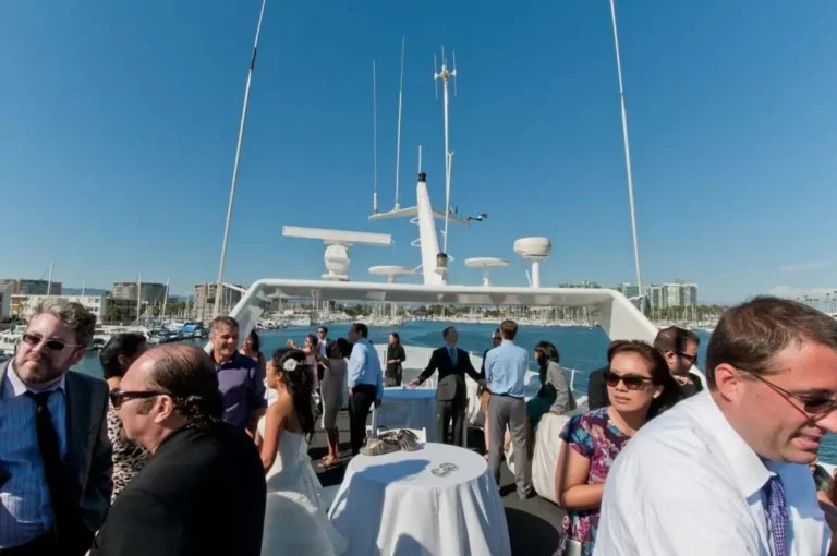 Benefits of Corporate Event Yacht Rental Dubai for Modern Businesses