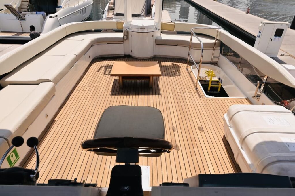 65ft Fairline Yacht image 5