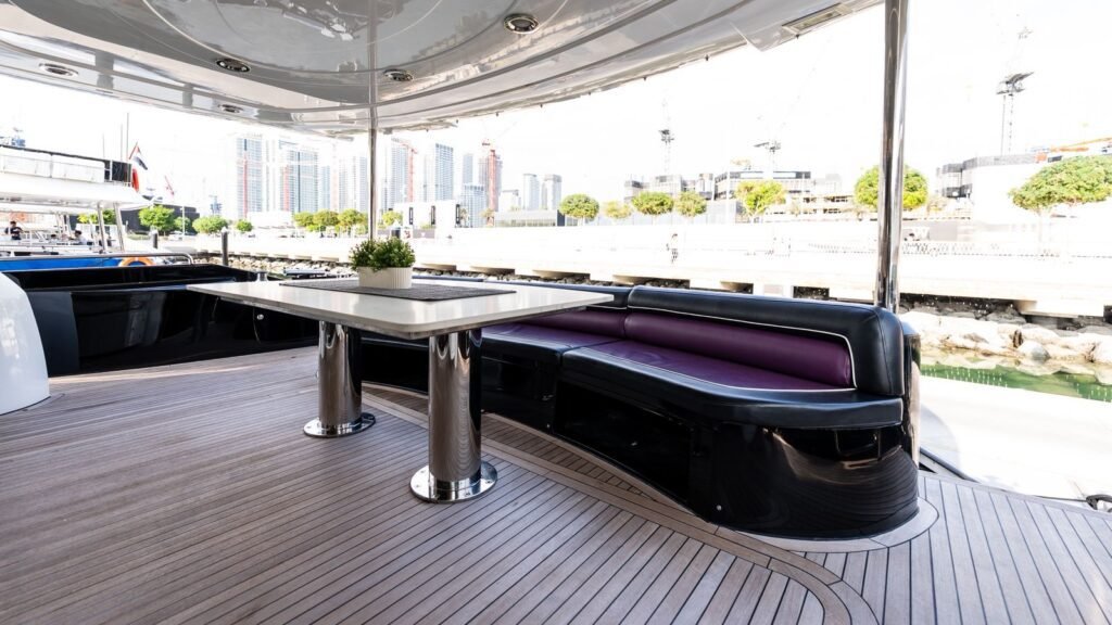 90ft Sunseeker Yacht image 8