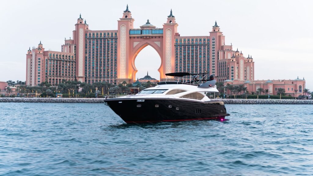 90ft Sunseeker Yacht image 17