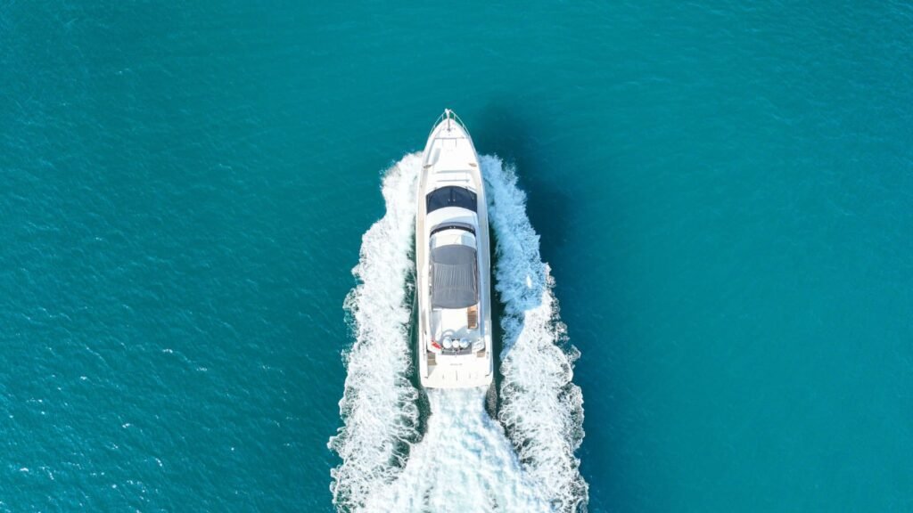 67ft Ferretti Yacht image 3