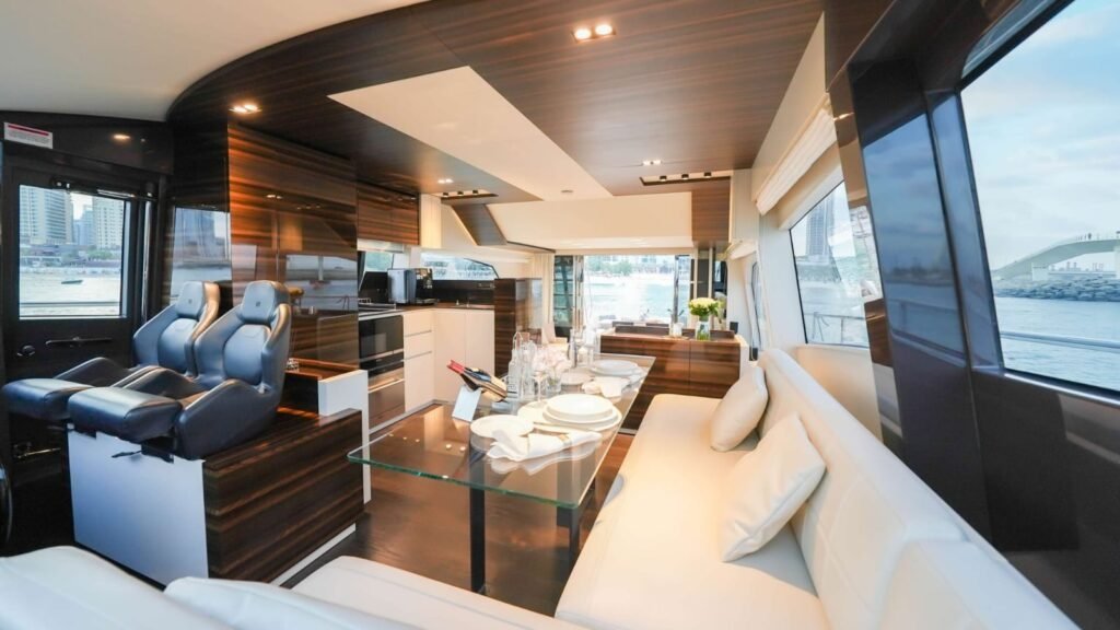 67ft Ferretti Yacht image 7