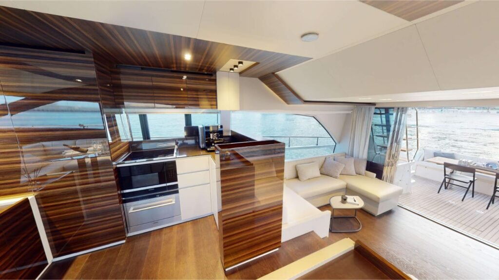 67ft Ferretti Yacht image 14