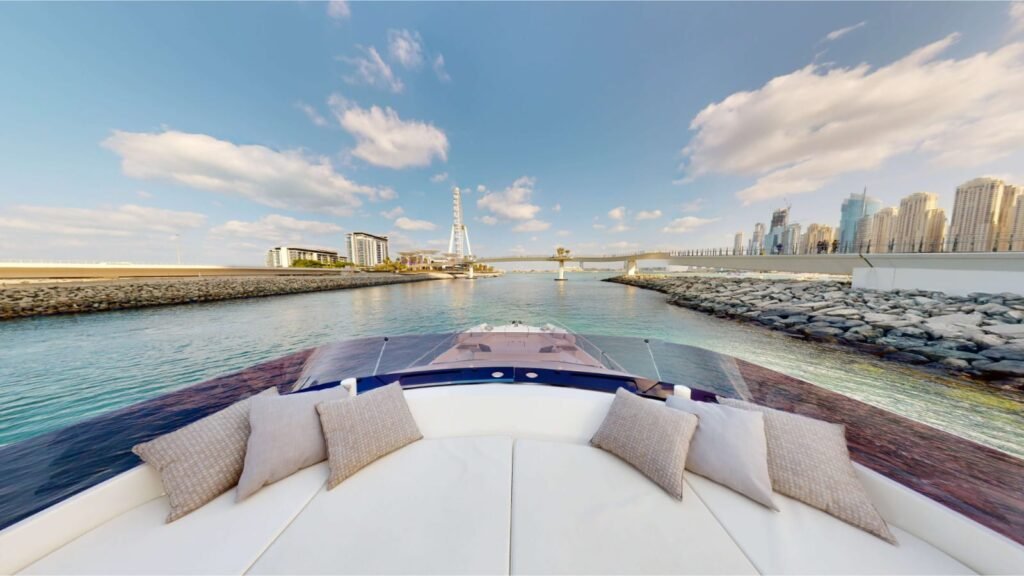 67ft Ferretti Yacht image 15