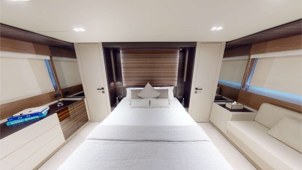 67ft Ferretti Yacht image 17