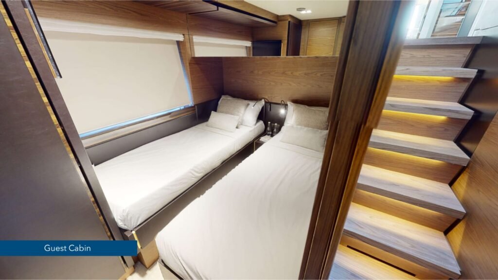 67ft Ferretti Yacht image 19