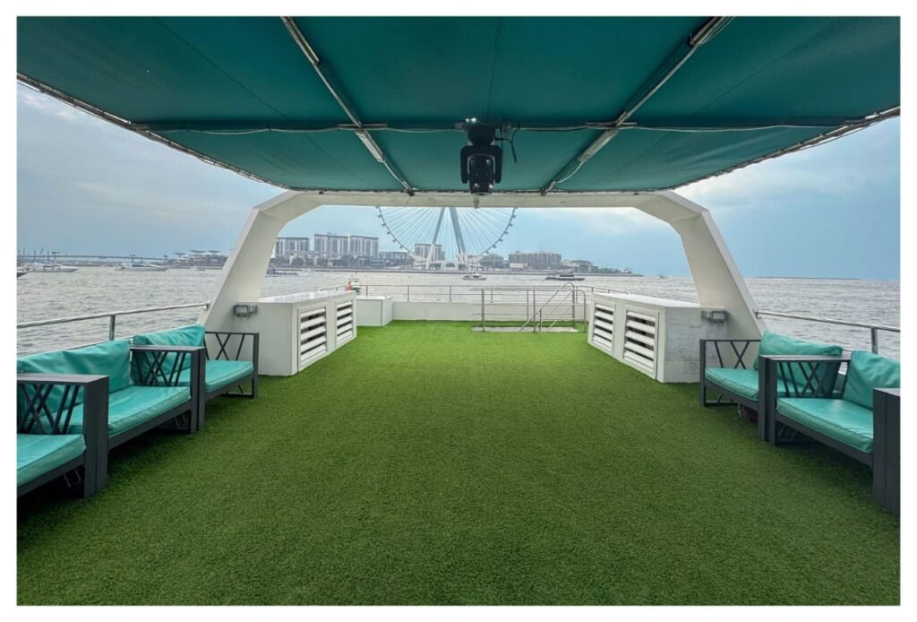 70ft Houseboat image 4