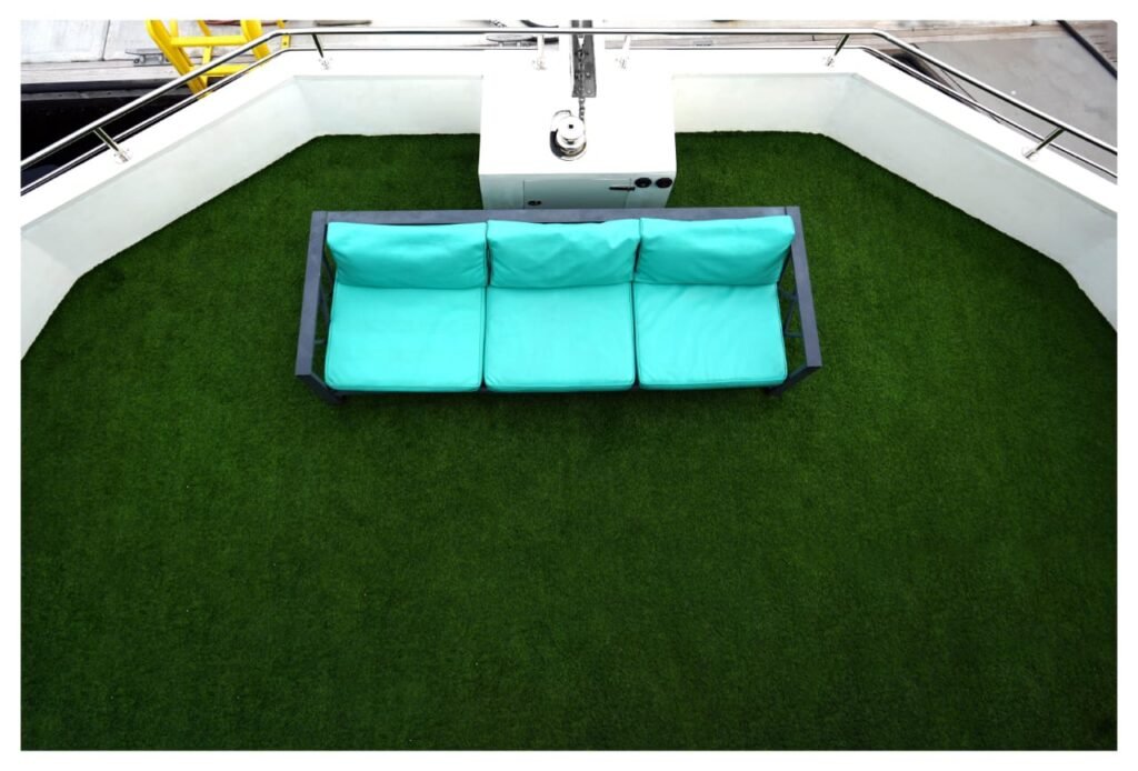 70ft Houseboat image 7