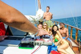 Entertainment on corporate yacht event in Dubai