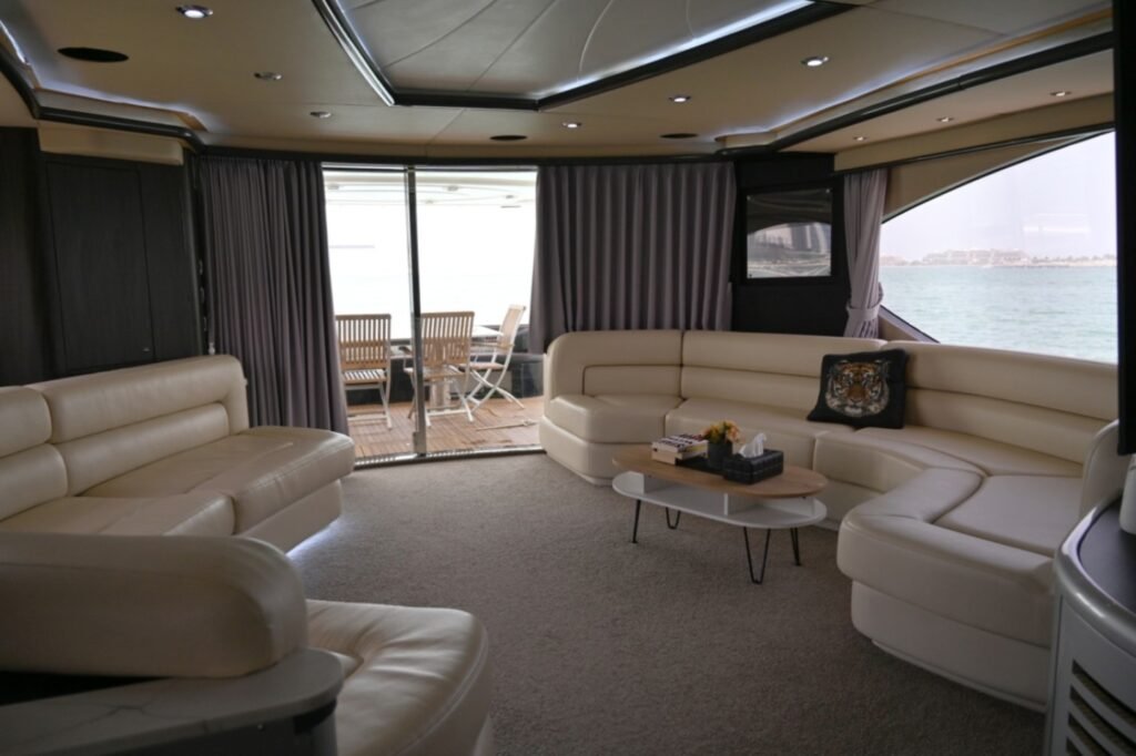 90ft Sunseeker Yacht image 2